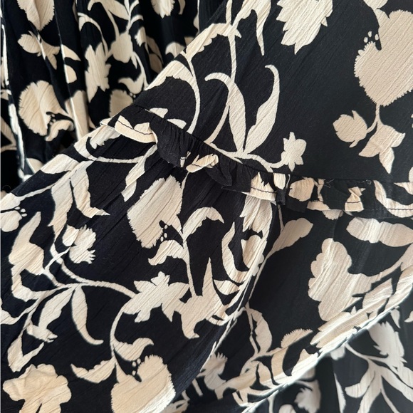 Knox Rose XXL black and cream floral blouse - Picture 4 of 5